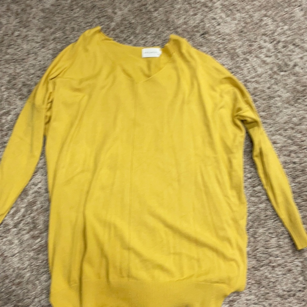 Mustard Dreamers pull over sweater.